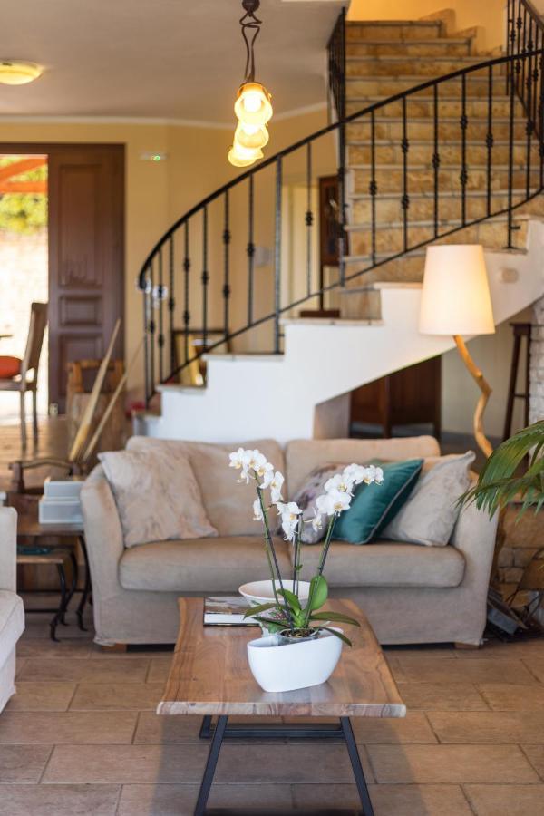 Dendrilia Villa & Suite By Rodostamo Collection 卡西奥皮 外观 照片